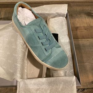 Vionic Sneakers Size 9